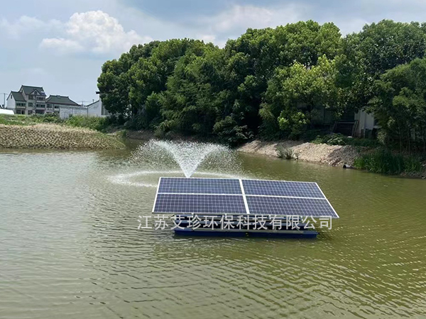 河道里的太阳能喷泉曝气，让城市水脉重焕生机.jpg